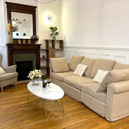 Apartment Moliteuil Paris